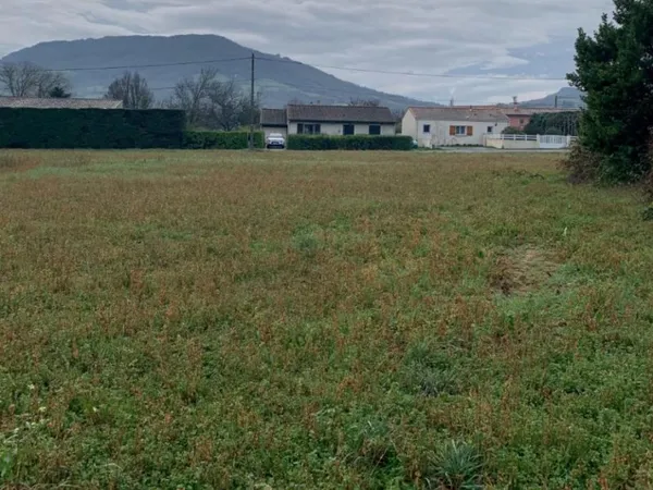 Terrain constructible 445 m² - Chomérac