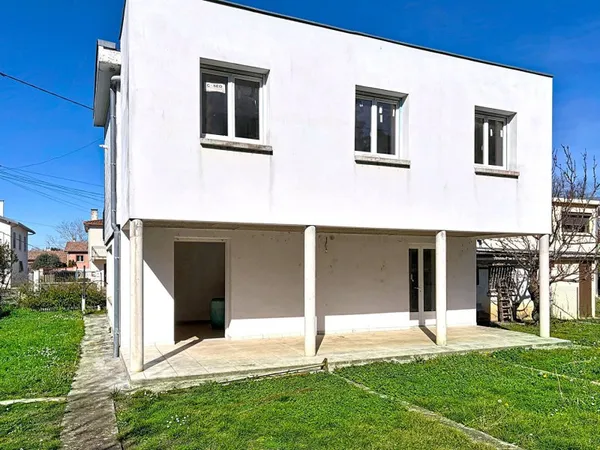 MAISON LUMINEUSE ENTIÈREMENT RÉNOVÉE AVEC DÉPENDANCES DANS UN QUARTIER CALME DE PAMIERS