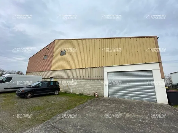 Local d'activité 675 m²