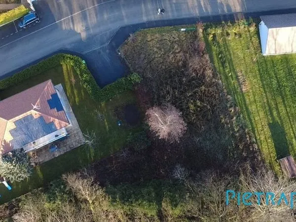 Terrain 1038 m²
