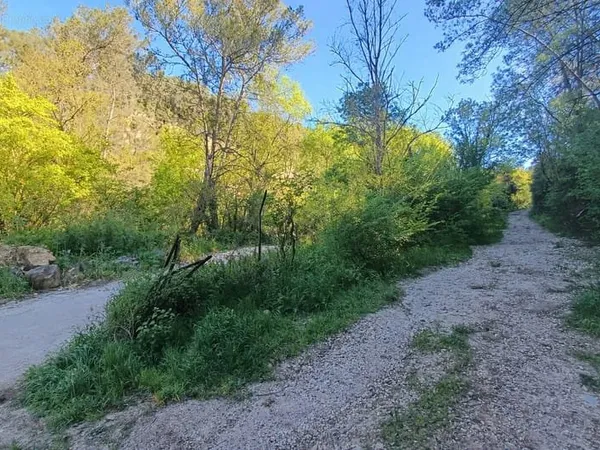 TERRAIN DE 41010m2 à Solliès Toucas
