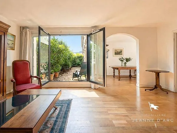 Appartement 5 pièces 24 m²