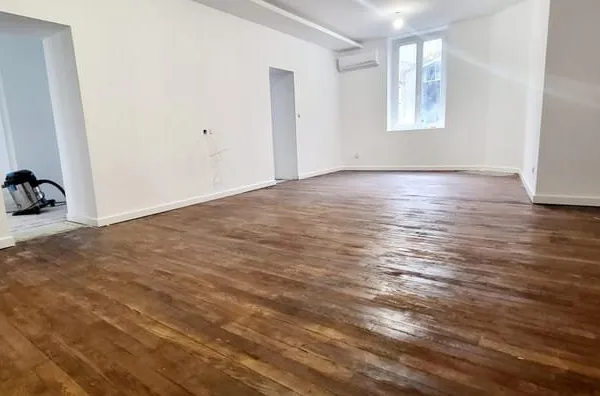 Bâtiment 234 m²