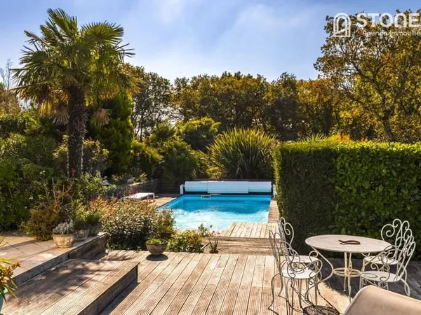 PORNICHET - MAISON 5 CHAMBRES - 160 M² HABITABLES - PISCINE CHAUFFÉE - GRANDE PARCELLE - CALME & NAT