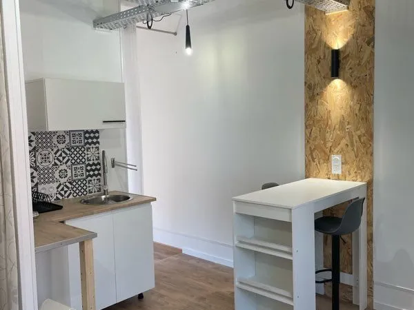 Studio F1 meublé quartier St Pierre