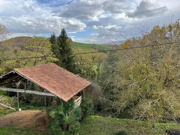 Ancienne ferme de 130m2 à rénover, avec un studio de 25m2, gros potentiel