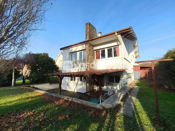 Maison 8 pièces 204 m²