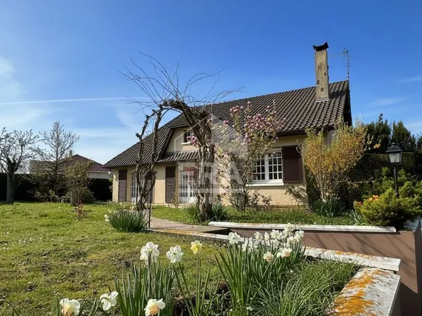 PAVILLON A DEOLS AVEC VIE DE PLAIN PIED
