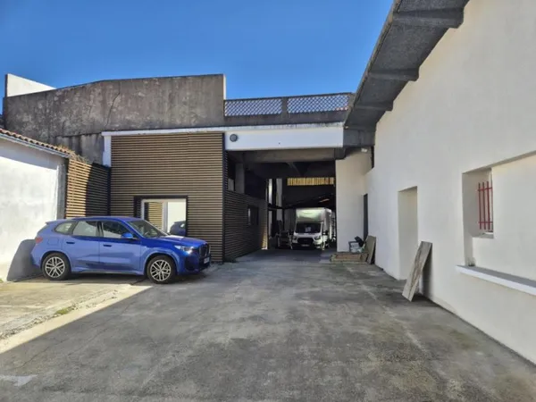 À vendre - Local commercial avec fort potentiel d'aménagement - Proche centre-ville