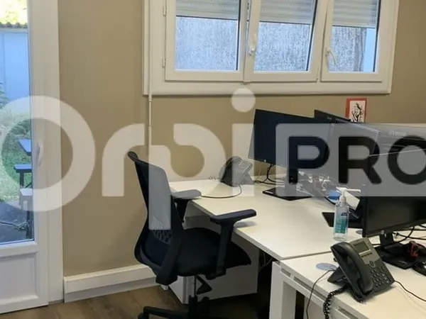 Local professionnel 107 m²