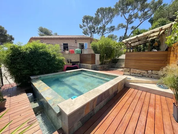 Villa contemporaine de plain pied de 130 m2 avec 3 chambres