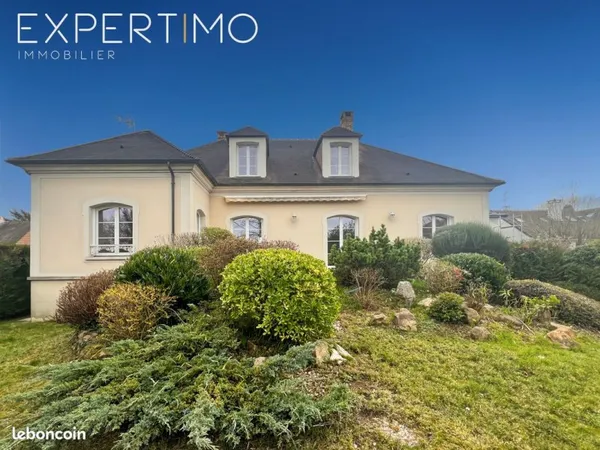 Propriété 9 pièces 326 m²
