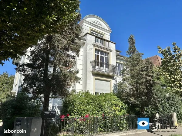 Maison 11 pièces 300 m²