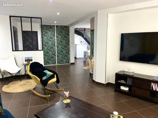 Maison familiale 6 chambres - 160 m² au sol - La Chapelle-Saint-Ursin - 315 000