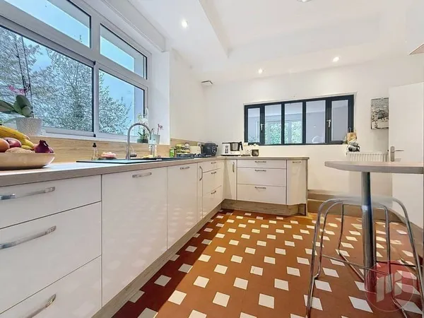Maison 8 pièces 179 m²
