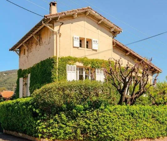 Villa 4 pièces 146 m²