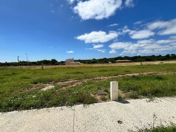 Terrain 285 m²