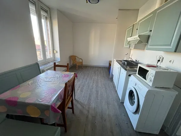 Appartement meublé (2 pièces) 28.84m² - BESSE SUR BRAYE