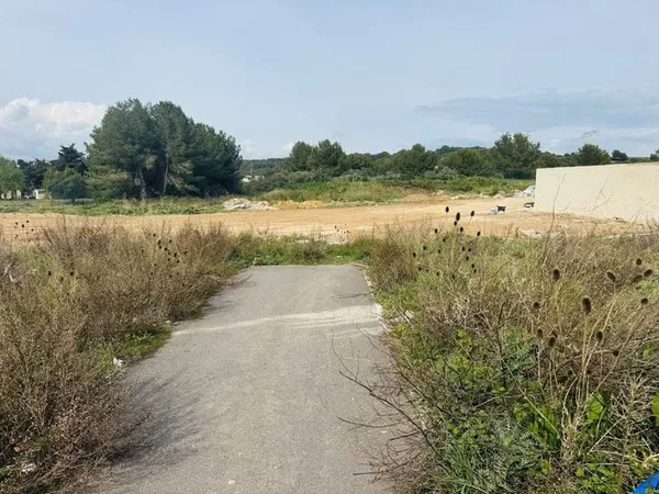Terrain 860 m²