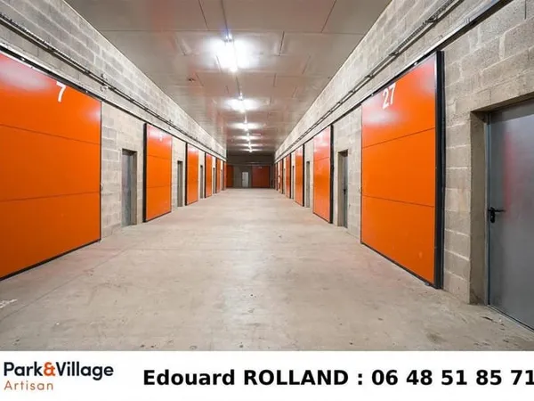 94 m² / 689 euros / Bureau + Stockage / Activité