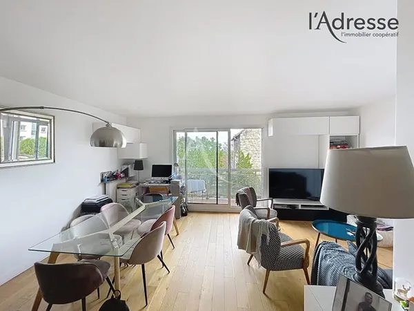 Appartement Suresnes 5 pièce(s) 89.02 m2 avec 2 balcons terrasse