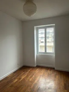 A louer 3 PIECES - rue de Talant avec garage