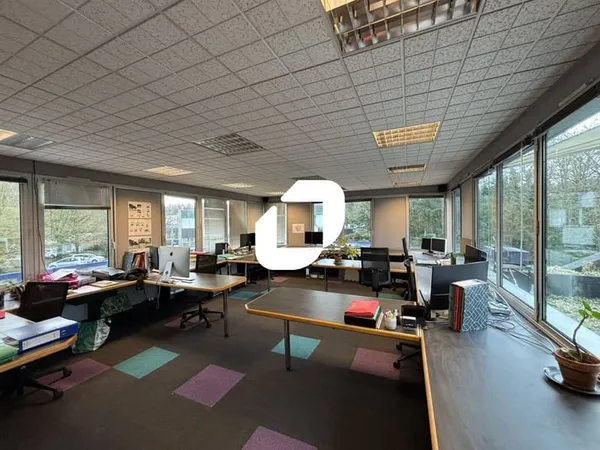 Bureaux 408 m²