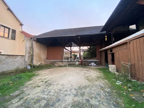 Bâtisse de 187 m² + Remise de 67 m² à Brie-Comte-Robert ? Hyper centre