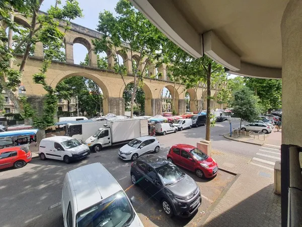 Bureau 5 pièces 65 m²