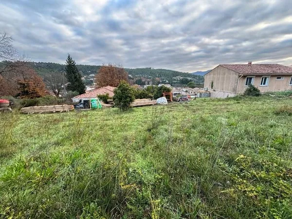 Terrain 400 m²