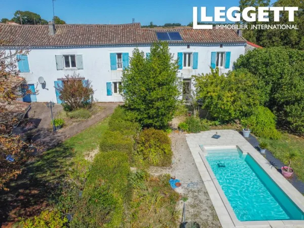 Belle propriété avec dépendances sur grand terrain avec piscine et box chevaux