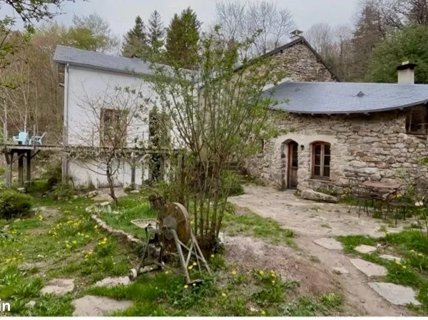 Vente maison Fraisse-sur-Agout-200m2 source et terrain