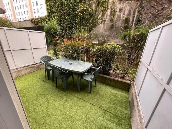 Studio 1 pièce 14 m²