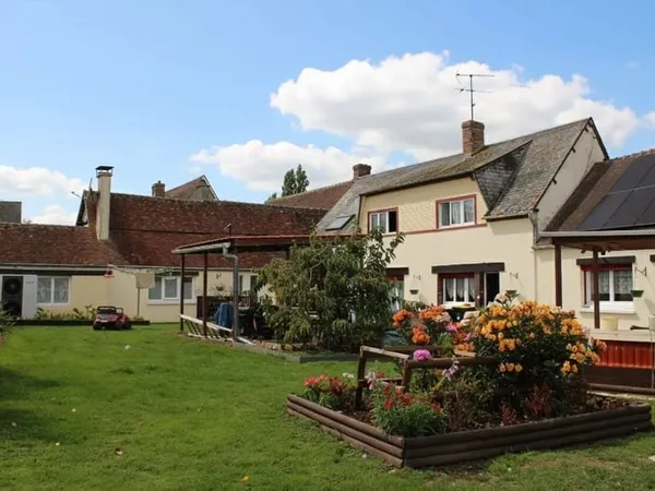 MAISON FAMILIALE 4 CHAMBRES A CHAMBOIS