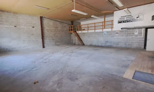 LOCAL D'ACTIVITE De 220 m2
