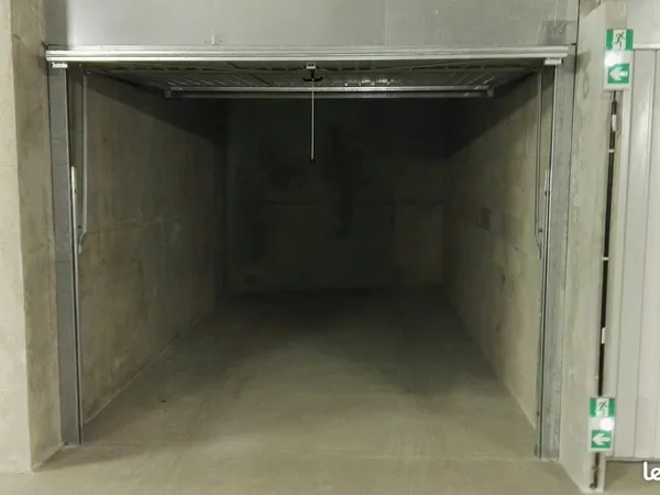 Box garage / Parking dans Résidence La City