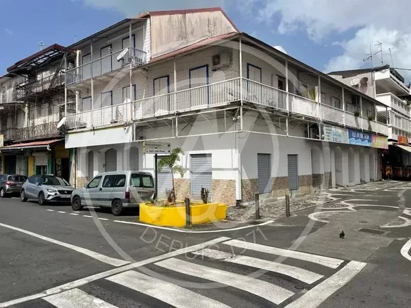 A VENDRE - Locaux commerciaux de 300m² à POINTE-A-PITRE- 693 764 €