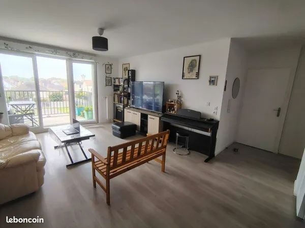 Bel appartement T3 lumineux de 58m² avec balcon et parking - Gretz-Armainvilliers (Proche RER E)