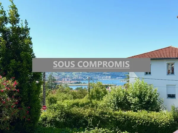 APPARTEMENT 2 PIECES CENTRE VILLE AVEC VUE BAIE