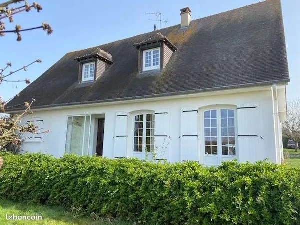 Maison familiale 5 chambres avec piscine creusée et grand jardin