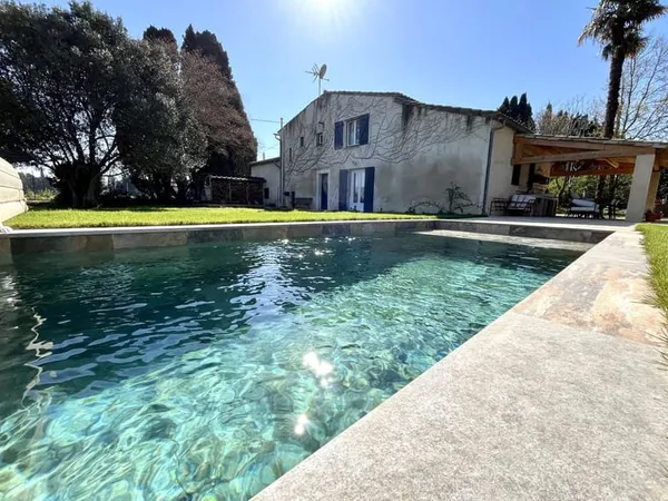 Carcassonne: Maison entièrement rénovée avec jardin et pisci