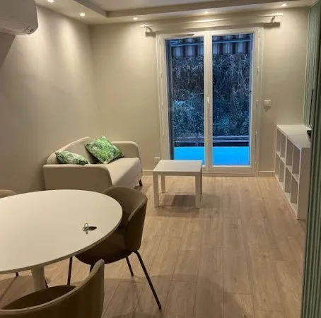 Studio 1 pièce 29 m²
