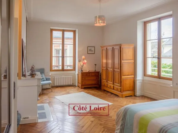 Vends appartement bourgeois - 184.85m² - 6 pièces, 4 chambres - Orléans 45000