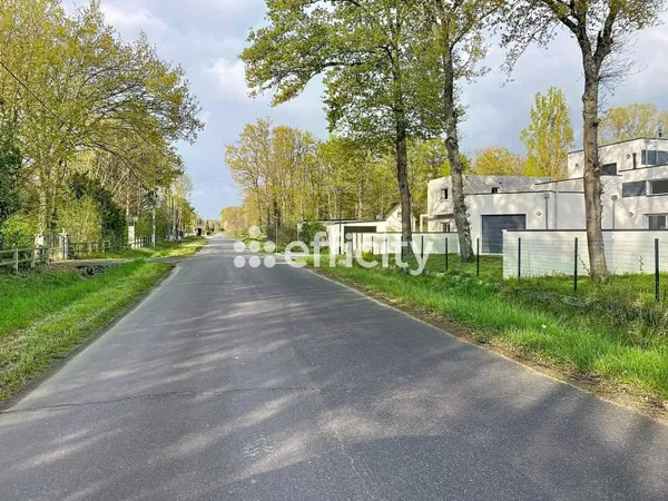 Terrain 750 m²