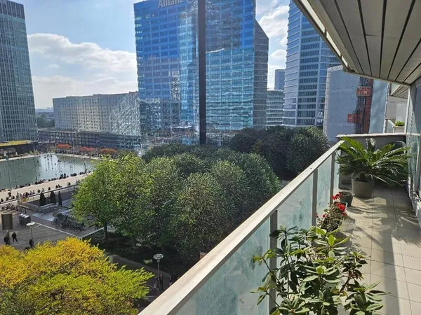 Joli 3 pièces de 74 m2 à Courbevoie La Défense