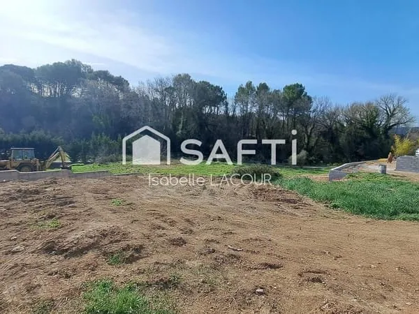 Terrain à bâtir avec permis de construire modifiable