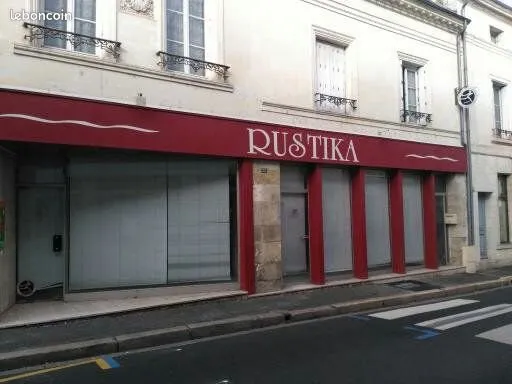 Local à usage commercial ou de bureau 130M2