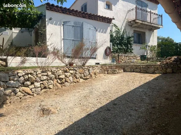 Appartement en bas de villa
