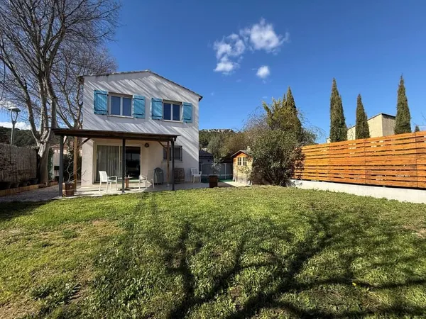 Maison familiale de 90m2 avec jardin piscinable Cabasse