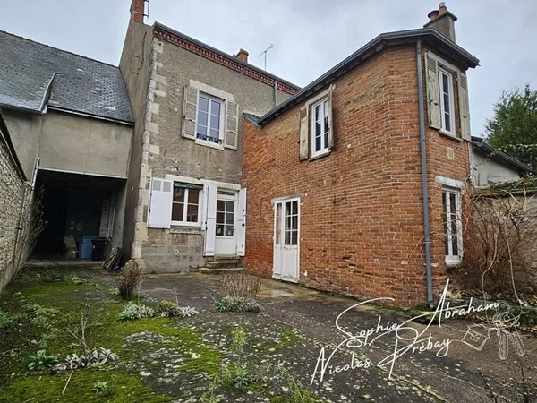 Maison en centre ville avec dépendance, beaux volumes !